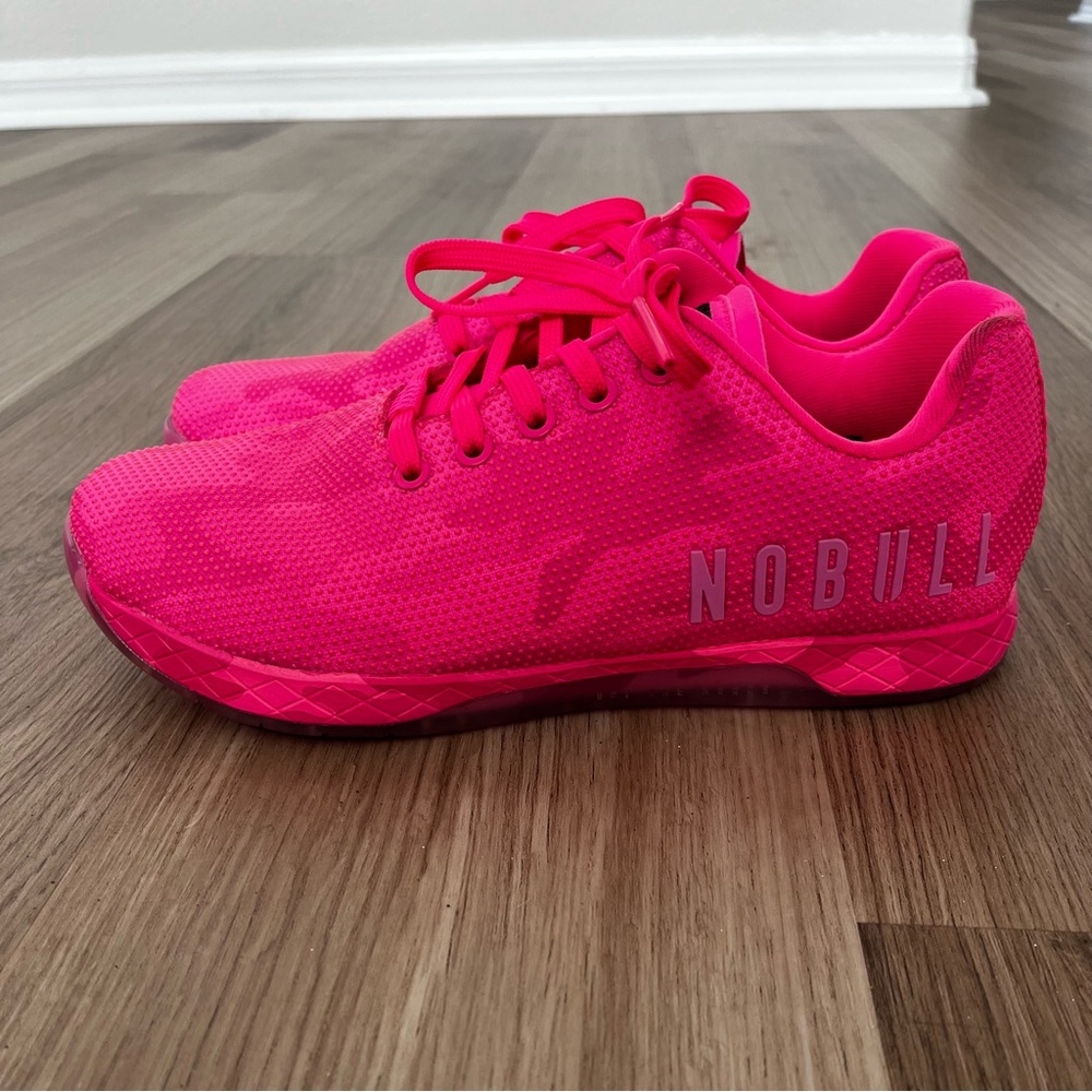 Pre Loved NOBULL Women's Neon Pink Camo Trainer